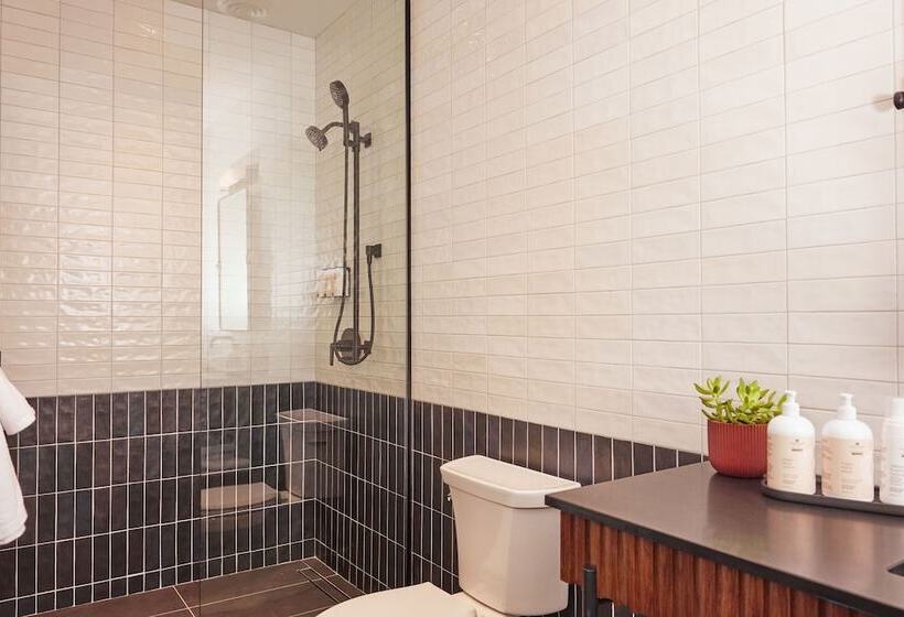 فندق The Postmark