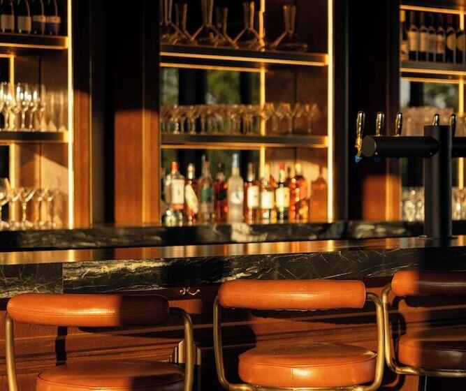 فندق The Postmark