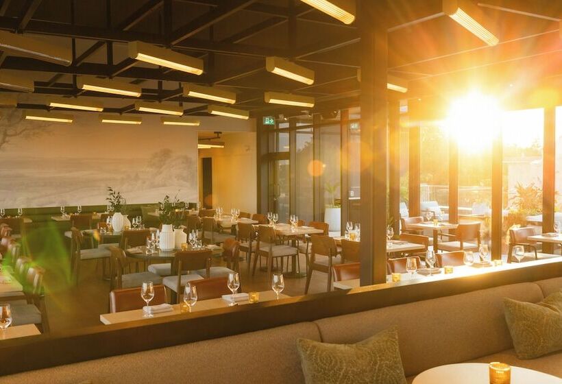 فندق The Postmark