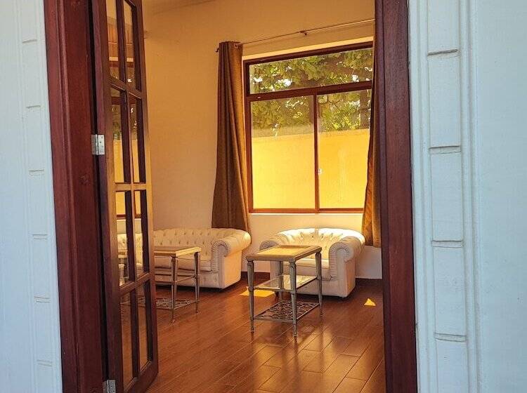 Aurora Beach Hotel Nungwi