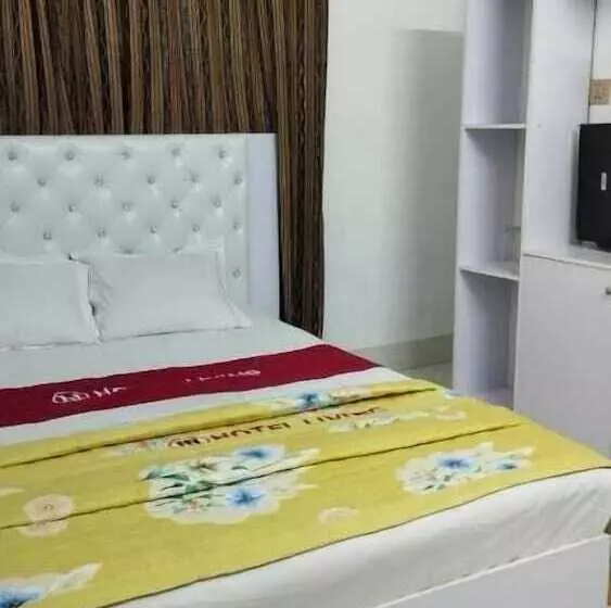 هتل Living International Ltd