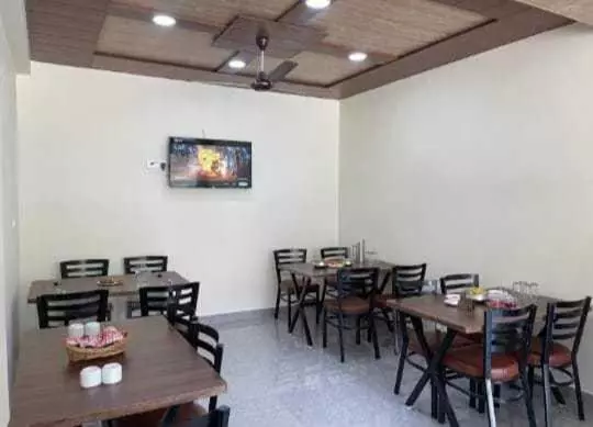 ホテル Oyo Midway Inn