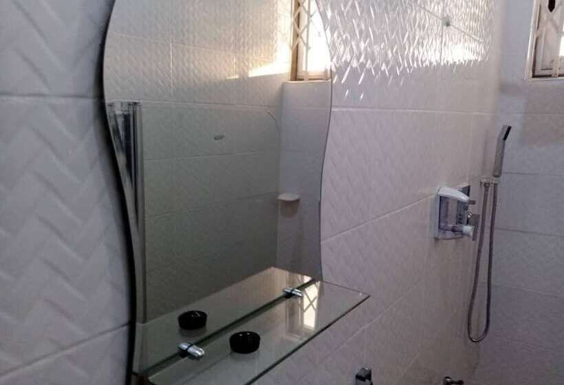 호텔 Dexxy's Palace