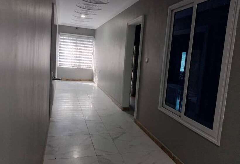 호텔 Dexxy's Palace