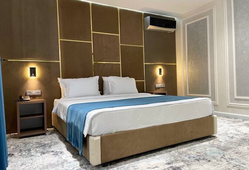 Hotel Friday Old City