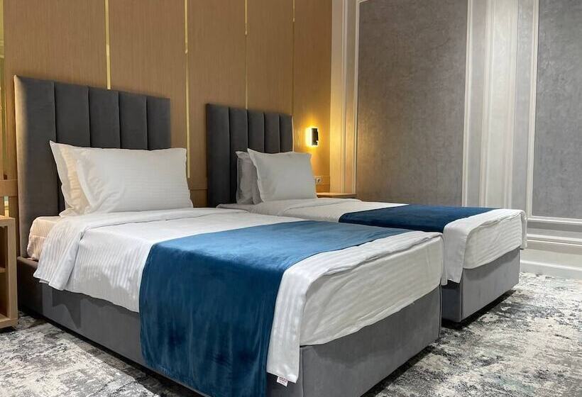 Hotel Friday Old City