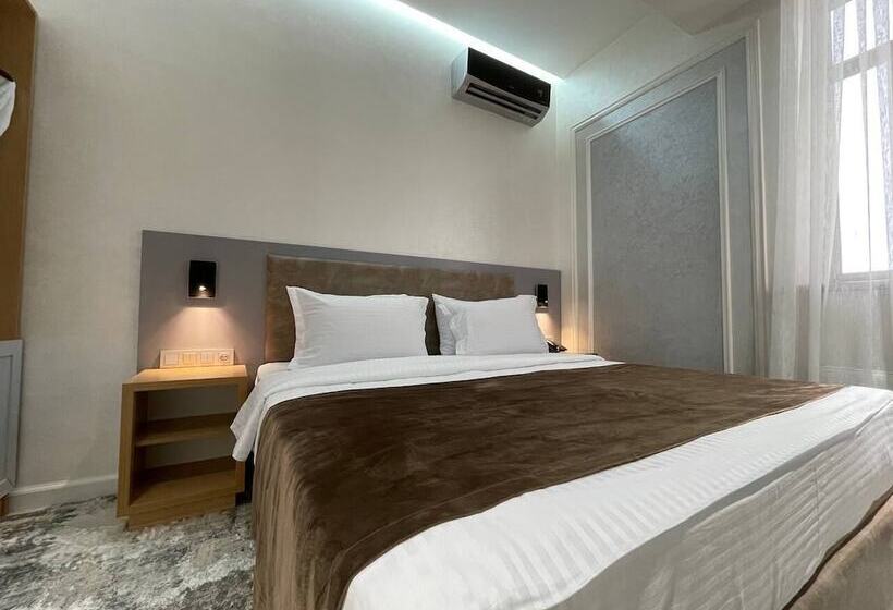 Hotel Friday Old City