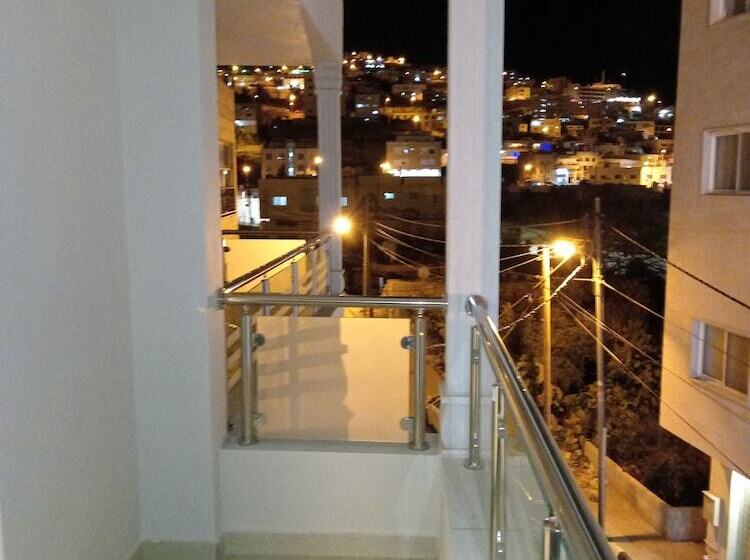 هتل Petra Premium