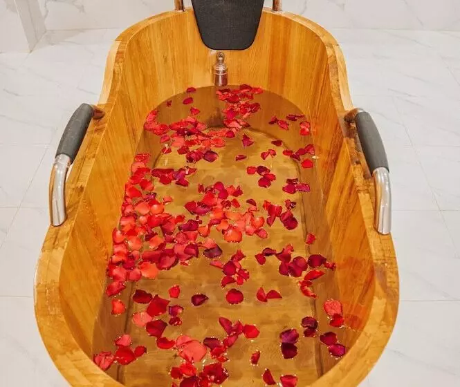 هتل Quy Tai Premium