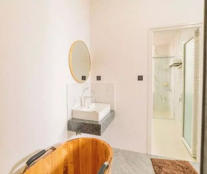 هتل Quy Tai Premium