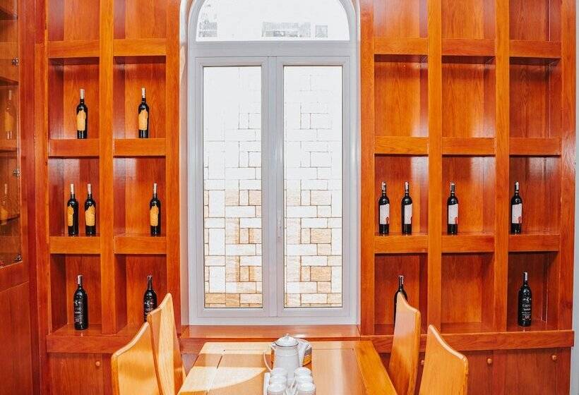 هتل Quy Tai Premium