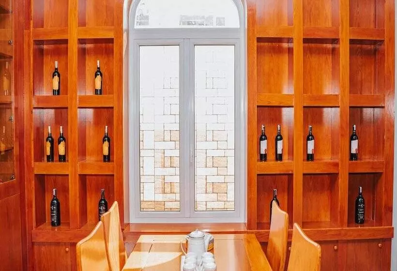 هتل Quy Tai Premium