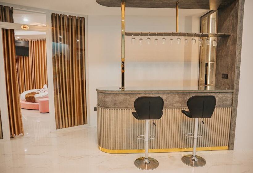 هتل Quy Tai Premium