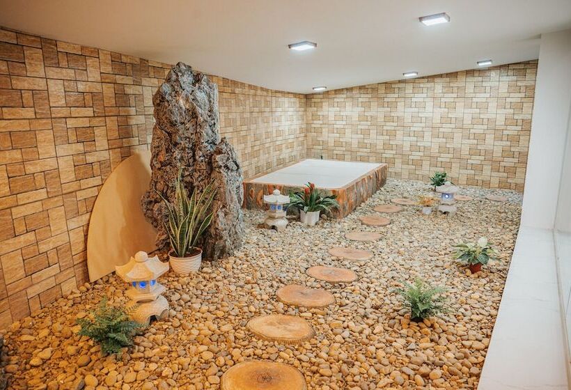 هتل Quy Tai Premium