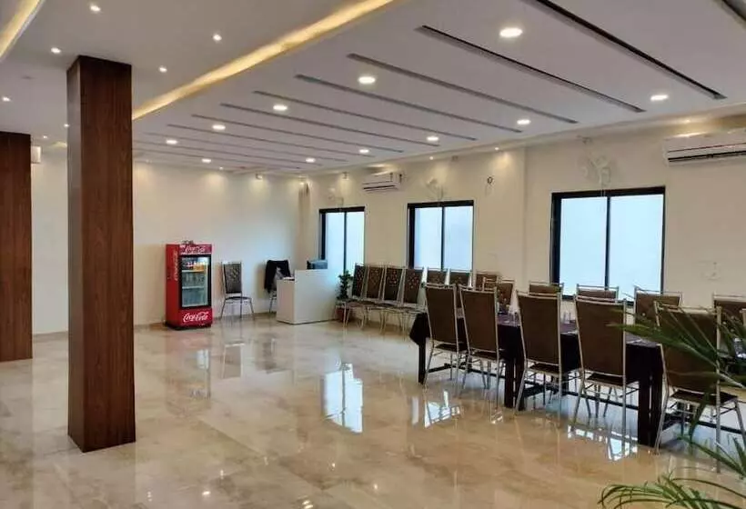 Hotelli Satkar International