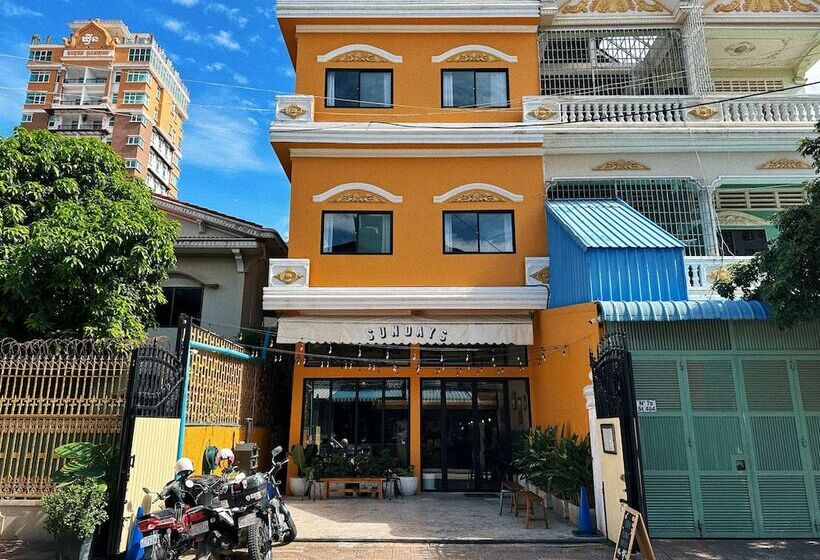 בית מלון כפרי Sundays Cafe &