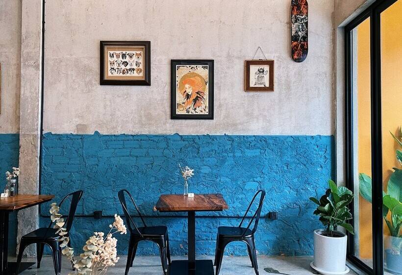 בית מלון כפרי Sundays Cafe &