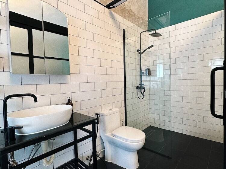 בית מלון כפרי Sundays Cafe &