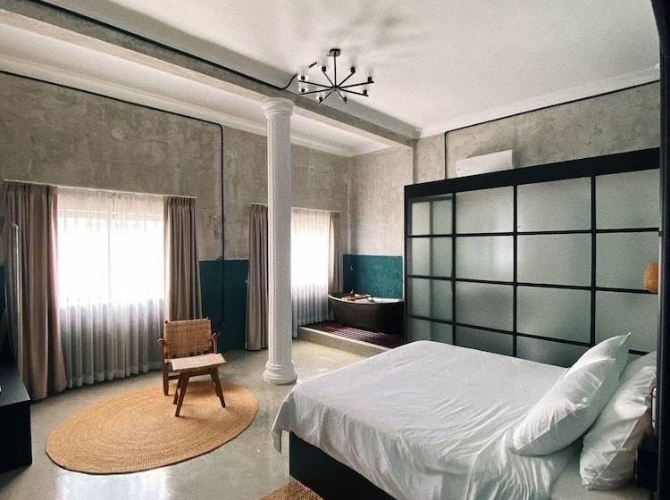 בית מלון כפרי Sundays Cafe &