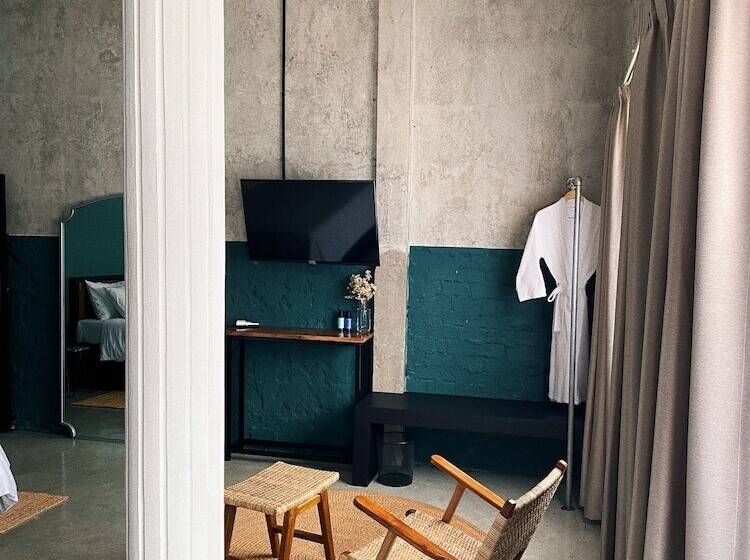 בית מלון כפרי Sundays Cafe &