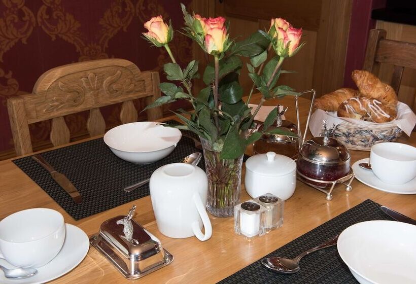 تختخواب و صبحانه Bishopcleugh Guest House