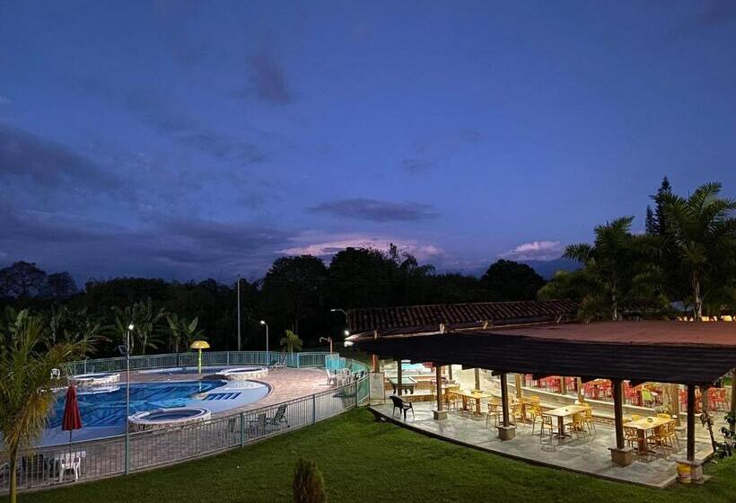 هتل Campestre Paraiso Cafetero