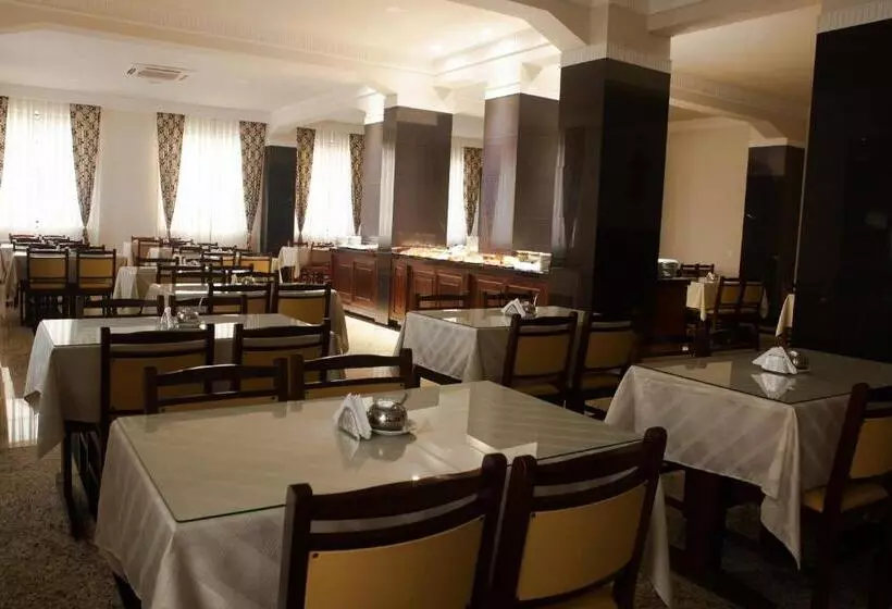Hotelli Real Palace