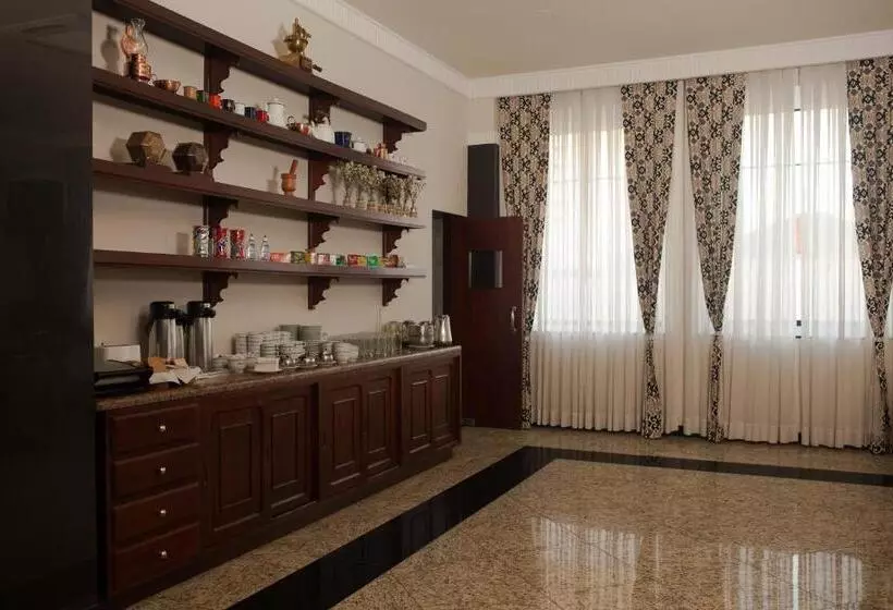 Hotelli Real Palace