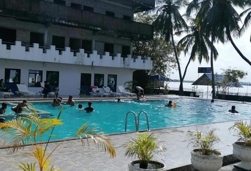 Sunnyfish Hotel & Resort