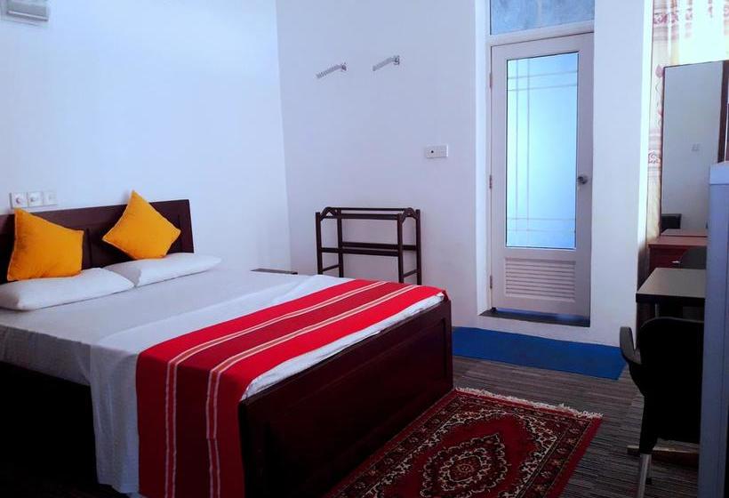 Hotel Yoho Taskans Villa