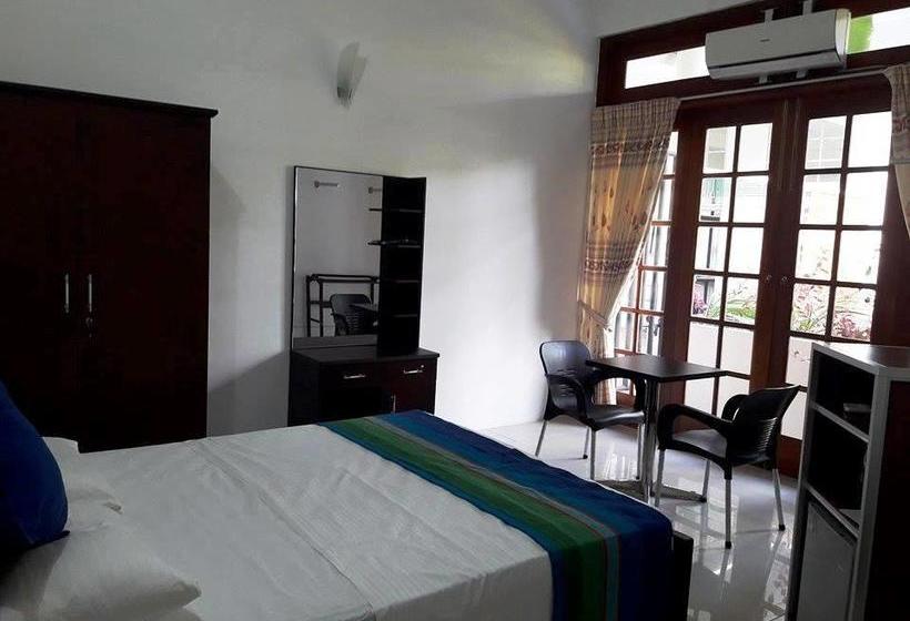 Hotel Yoho Taskans Villa