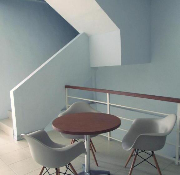 בית מלון כפרי The Alley City