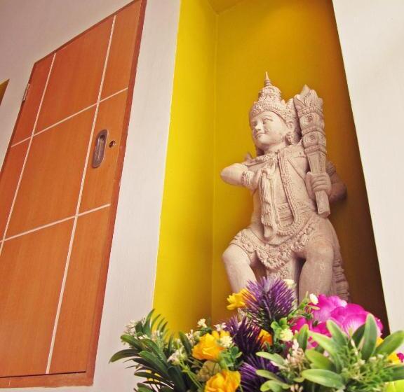 בית מלון כפרי The Alley City