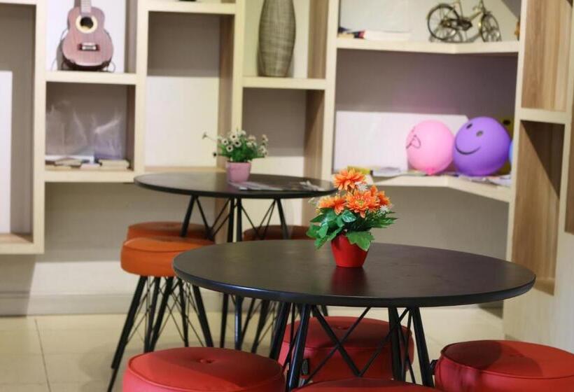 בית מלון כפרי The Alley City