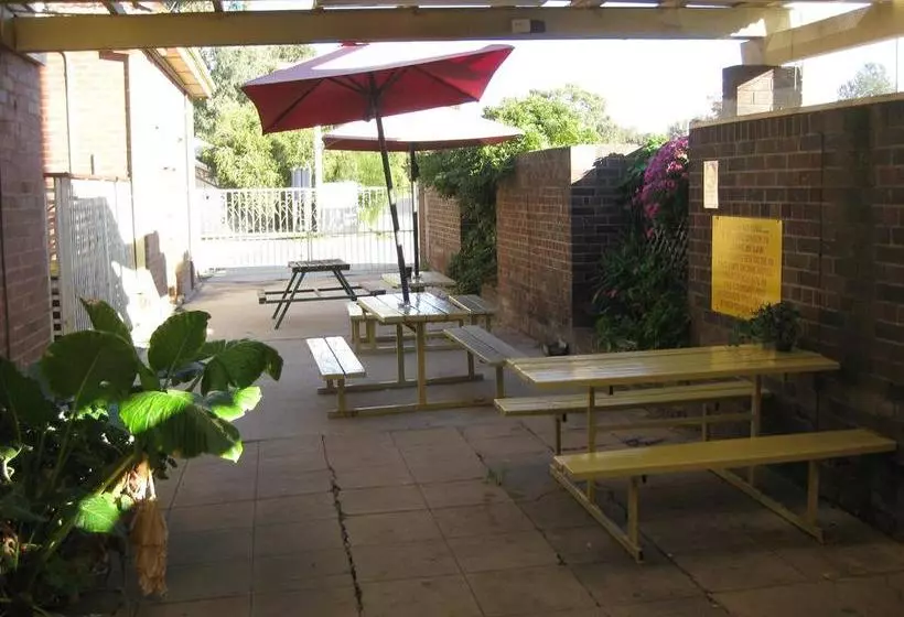 호텔 The Cowra