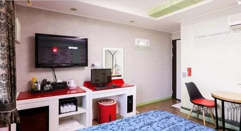 Diamond Motel
