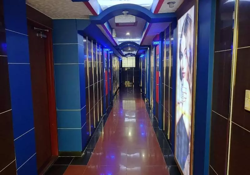 Diamond Motel