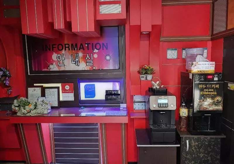 Diamond Motel