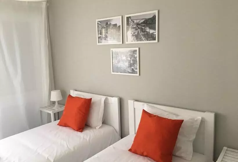 تختخواب و صبحانه Mirandesa Guesthouse