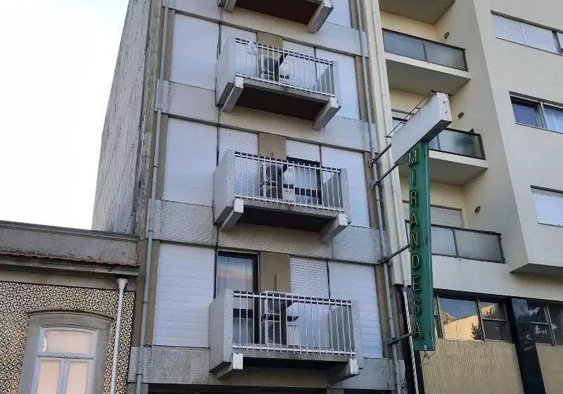 تختخواب و صبحانه Mirandesa Guesthouse