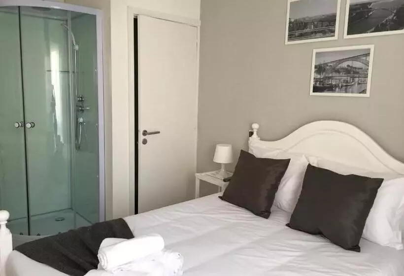 تختخواب و صبحانه Mirandesa Guesthouse