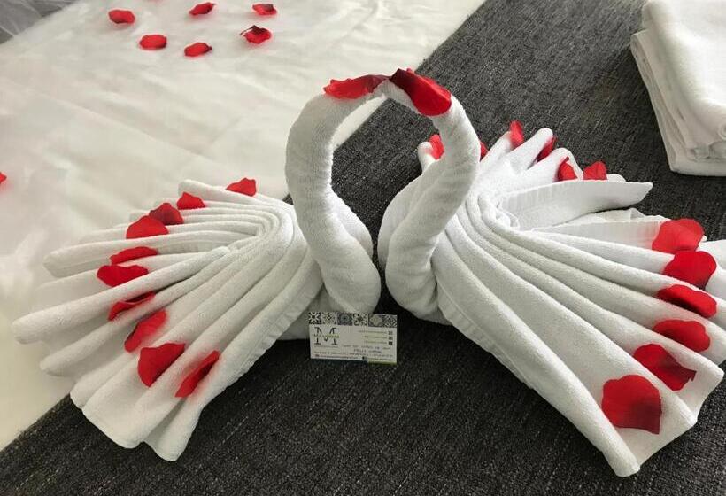 تختخواب و صبحانه Mirandesa Guesthouse