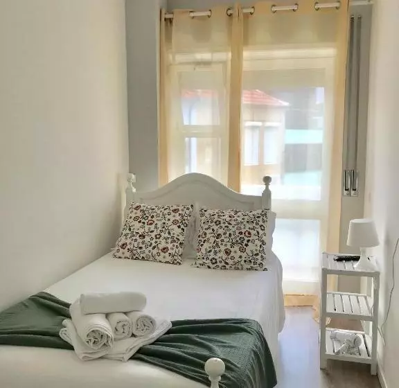 تختخواب و صبحانه Mirandesa Guesthouse