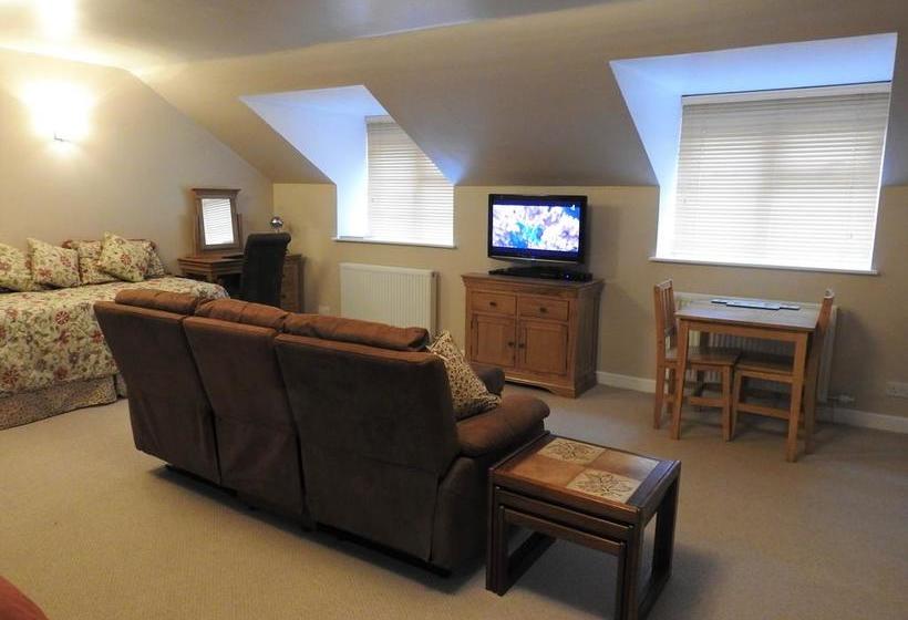 Aamiaismajoitus (B&B) Teifi Riverbank At Glas Y Dorlan