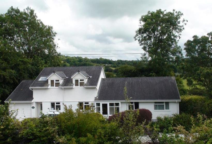 Aamiaismajoitus (B&B) Teifi Riverbank At Glas Y Dorlan