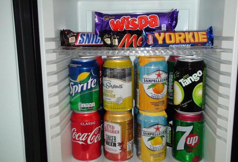 Aamiaismajoitus (B&B) Teifi Riverbank At Glas Y Dorlan