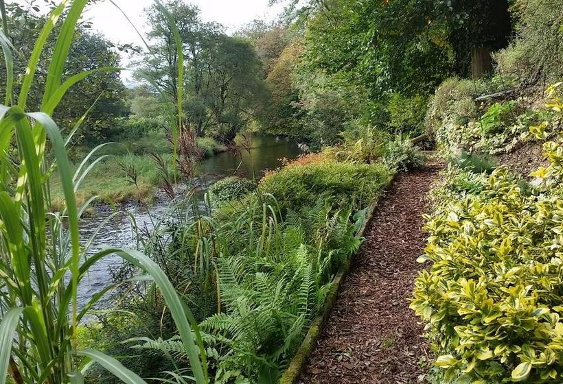 Aamiaismajoitus (B&B) Teifi Riverbank At Glas Y Dorlan