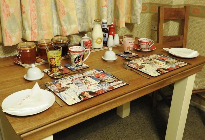 Aamiaismajoitus (B&B) Teifi Riverbank At Glas Y Dorlan