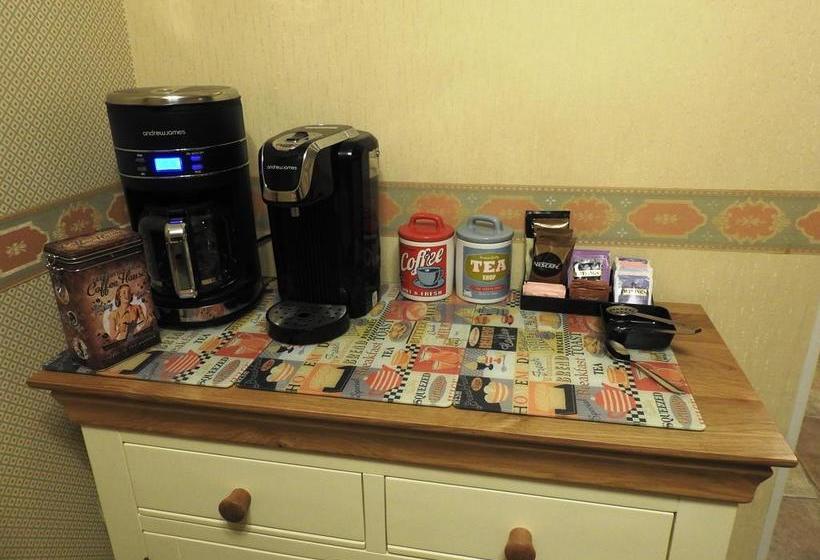 Aamiaismajoitus (B&B) Teifi Riverbank At Glas Y Dorlan