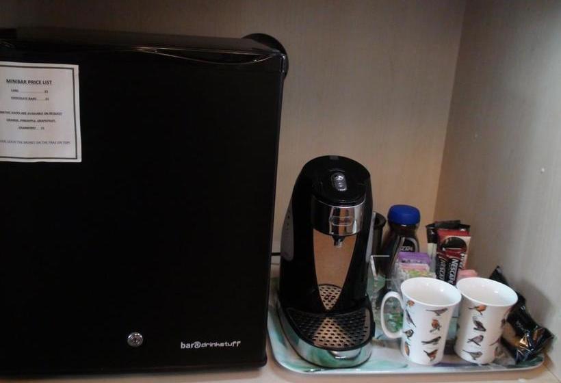 Aamiaismajoitus (B&B) Teifi Riverbank At Glas Y Dorlan